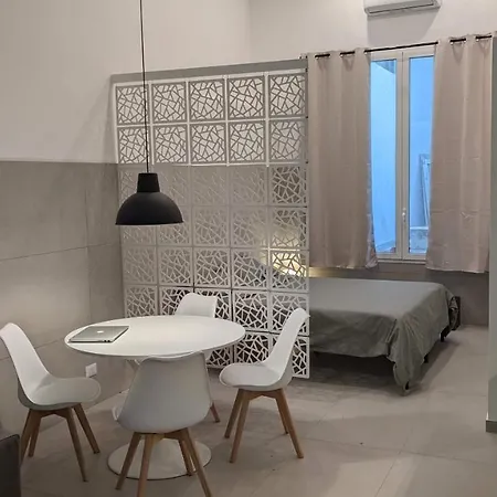 Valona 101 - Elegant Loft * Бари