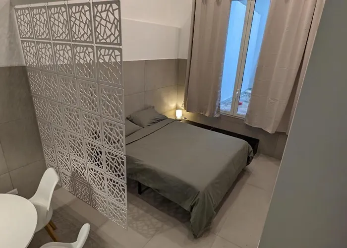 Valona 101 - Elegant Loft Apartment Bari